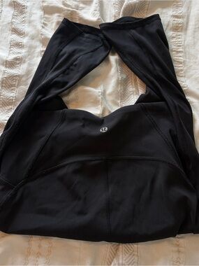 Lululemon Lab Skip Crop 16" in the premium "Silky" black size 4